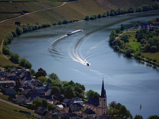 Wasser- und Abfallwirtschaft im Dialog: Kritische technische Infrastrukturen, Wassergesetz LSA, Bewirtschaftung kleinerer Gewässer, und Ökosystemleistungen