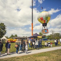 Ballon am Kran