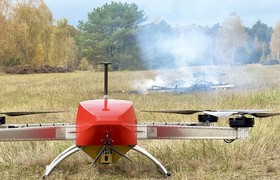 Forschung vorgestellt: Löschdrohnenschwarm im Einsatz