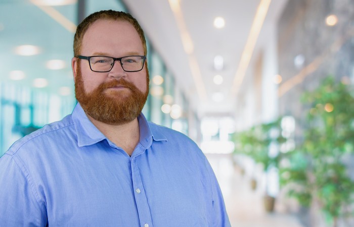 Foto des Absolventen Henning Schreiber.